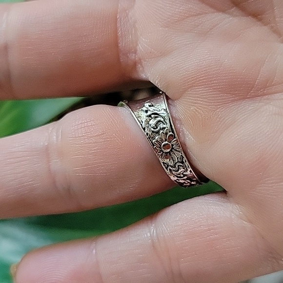 Sunflower Spoon Ring, adjustable - Picture 4 of 7